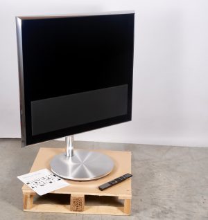 Bang and Olufsen BeoVision 10 32"