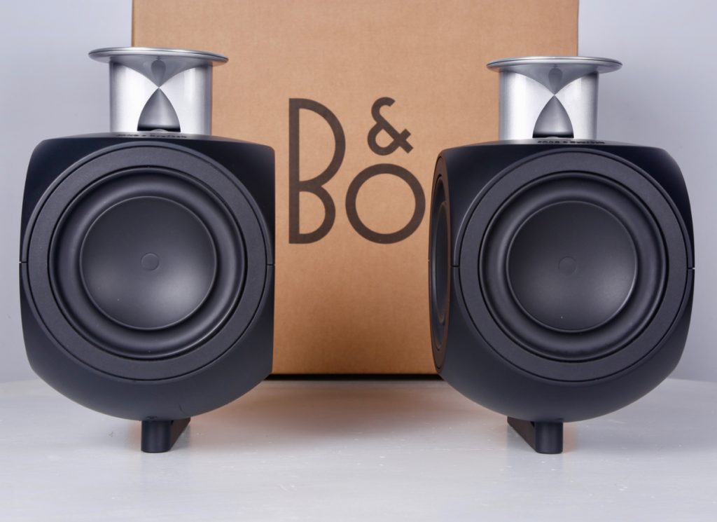 BEOLAB 3 MK2 ACTIVE LOUDSPEAKERS + WALL BRACKETS