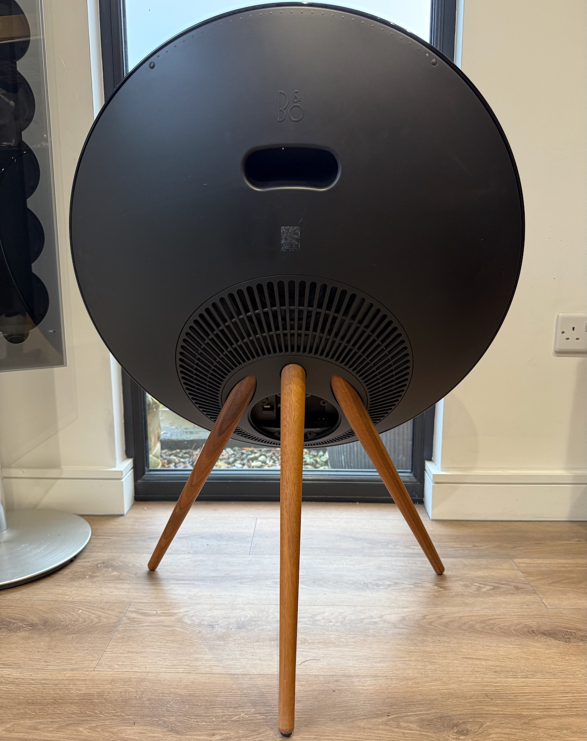 B&O BeoPlay A9 - Gloss black with Walnut Legs