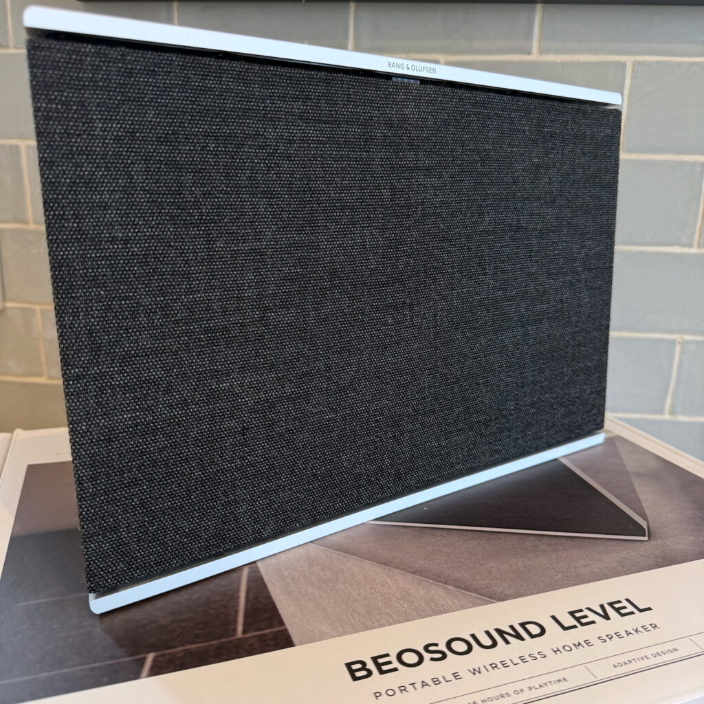 beosound-level-natural-grey-