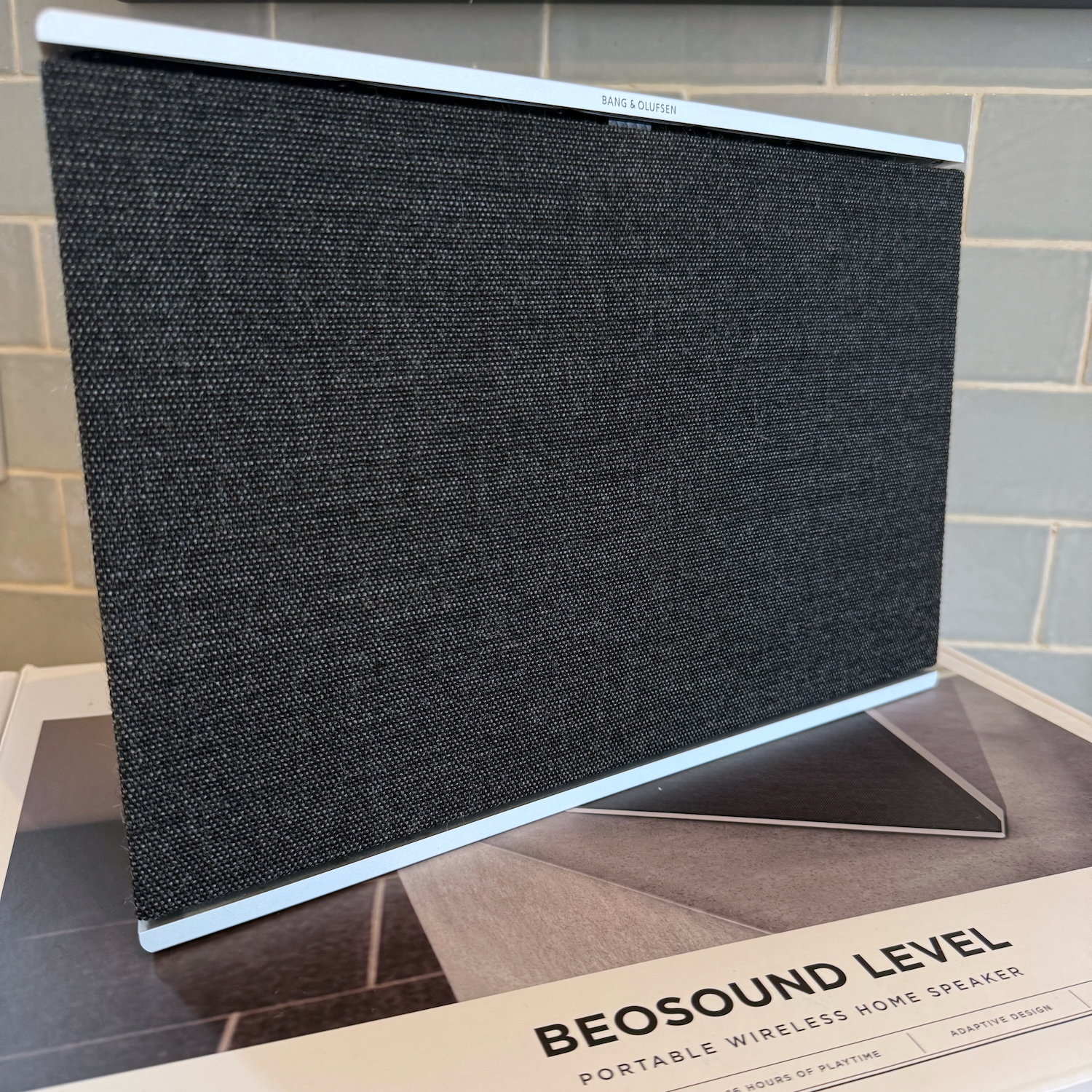 新品BANG & OLUFSEN BEOSOUND LEVEL Natural Amazon.com: Bang & Olufsen Beosound Level Portable Wi-Fi Multiroom