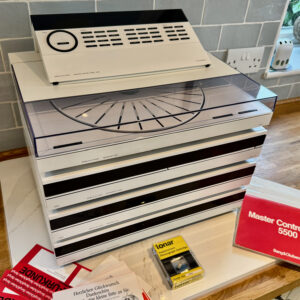 beosystem-5500-white-complete-system